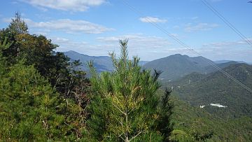 白木山を見る 白木山を見る