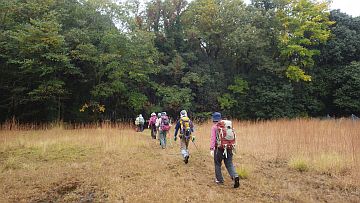 平坦地へ降り着く 平坦地へ降り着く
