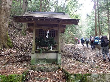 林道脇の祠 林道脇の祠