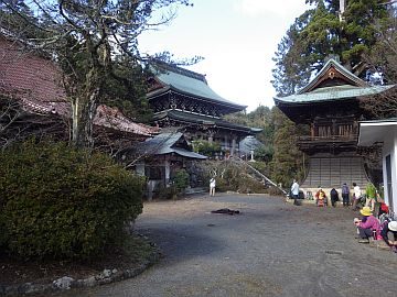 福王寺境内 福王寺境内
